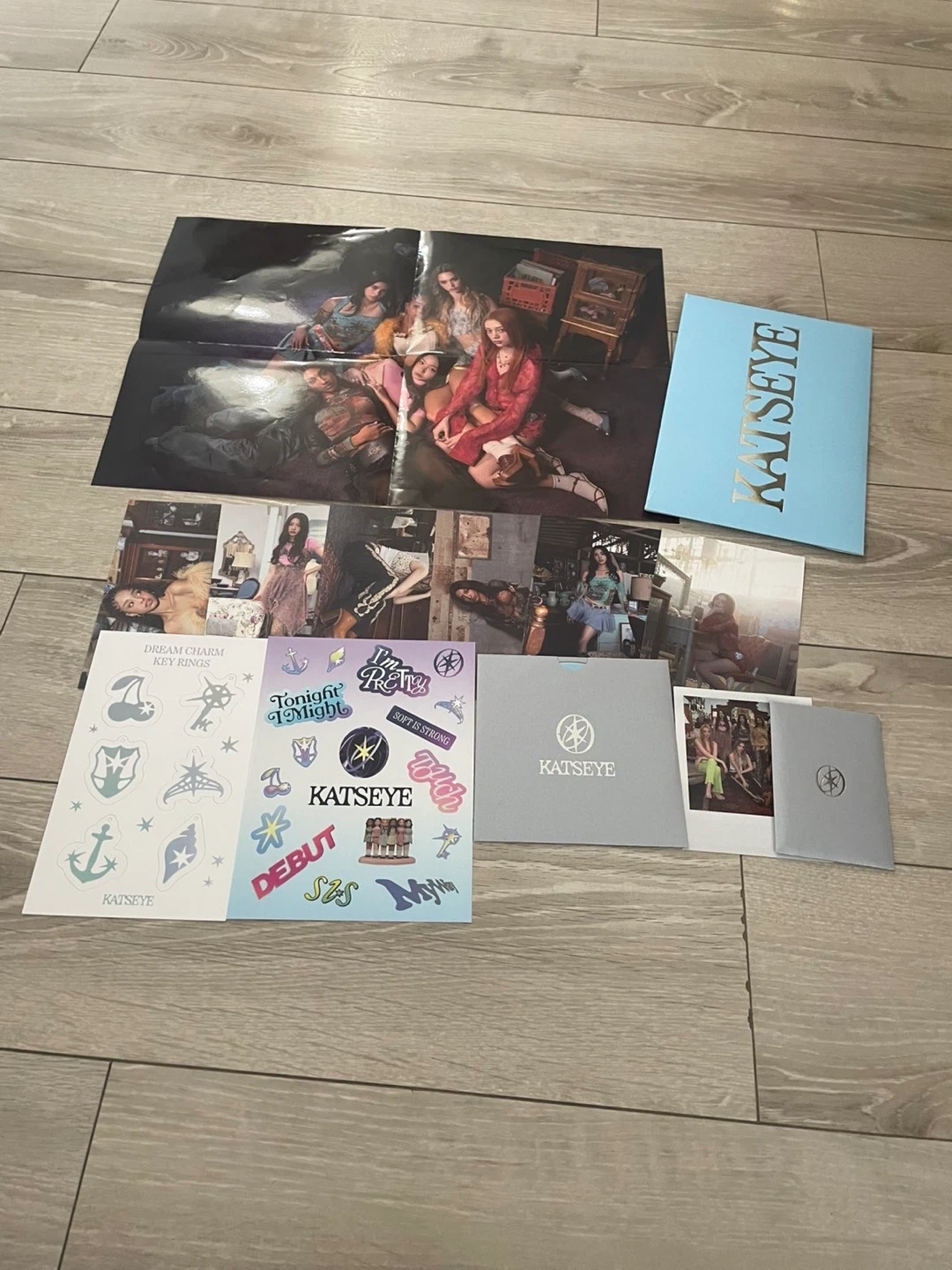 KATSEYE SIS Photobook & Merch