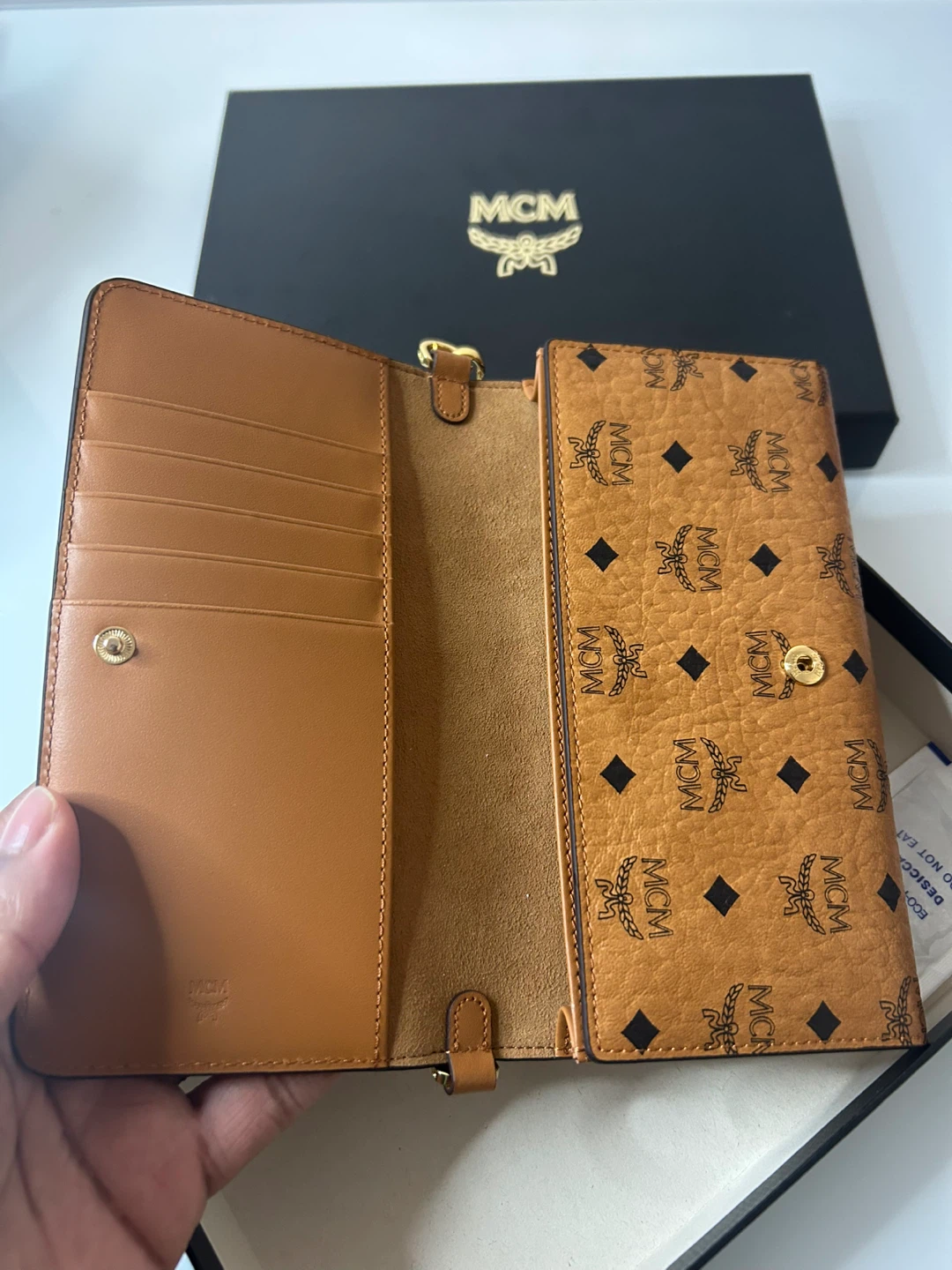 MCM Visetos Original Phone Wallet Cognac - photo 2