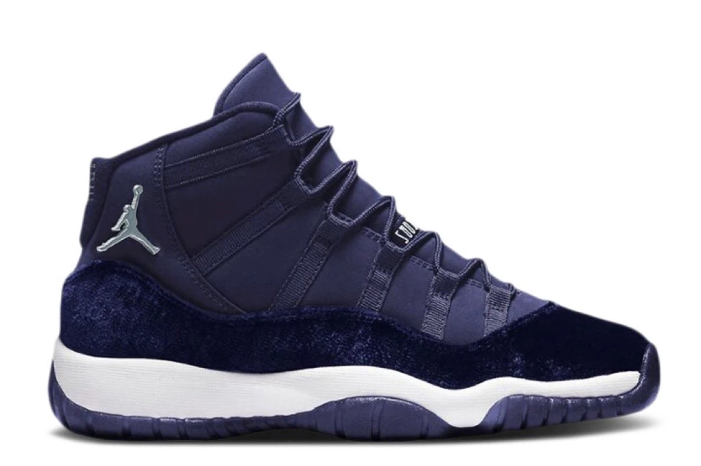 Air Jordan 11 Retro Velvet "Midnight Navy"