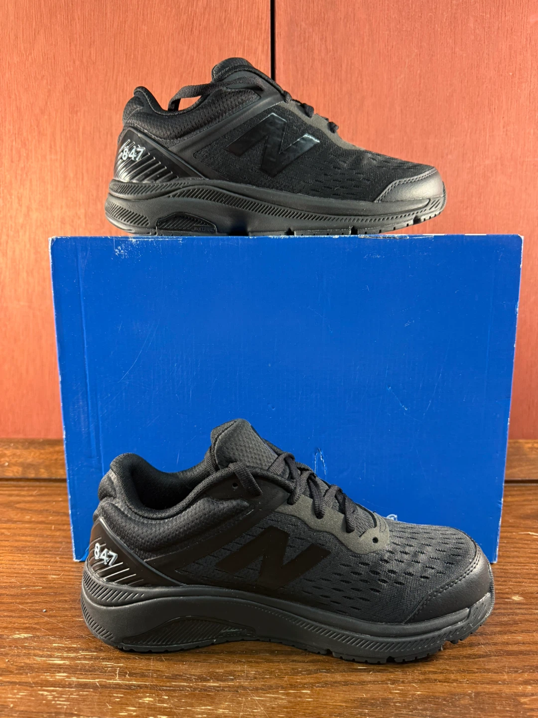 New Balance 847v4 Triple Black Women’s Casual Sneakers Sz US 7,5 - photo 2