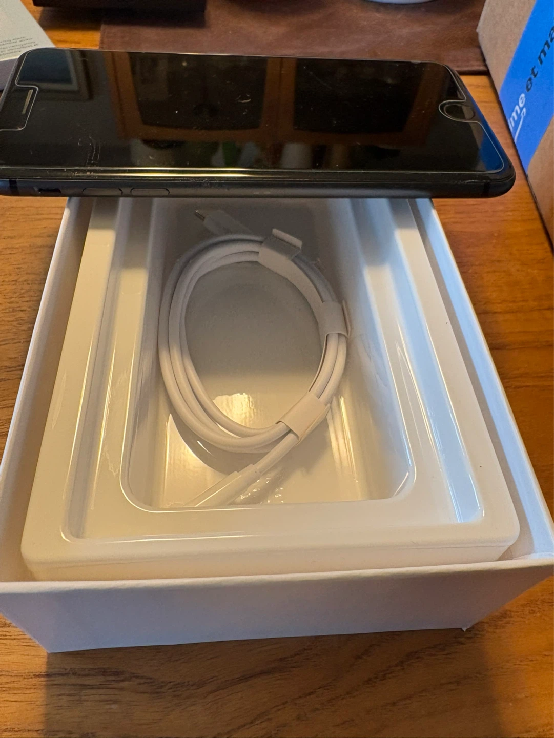 Apple iPhone 8 Plus - photo 2