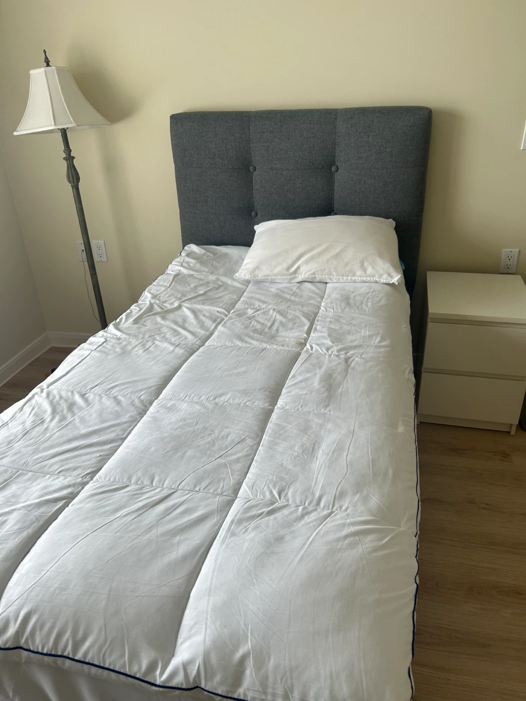 Single bed, twin size. Frame , headboard and mattress