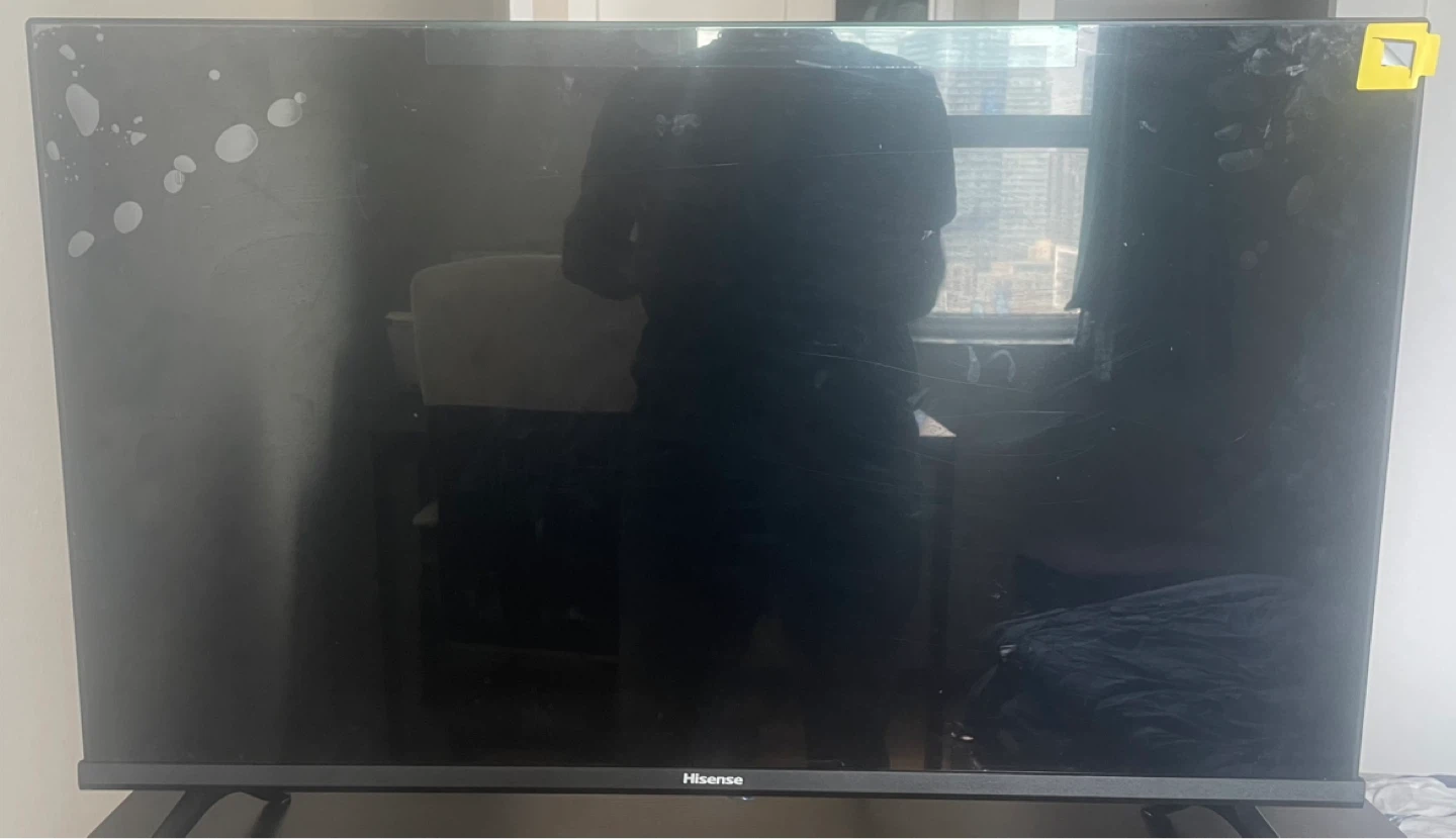 32” Hisense Smart TV – Excellent Condition