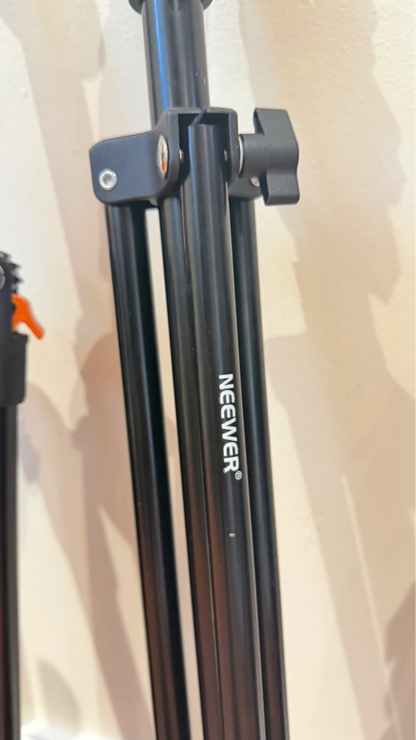 Neewer and K&F Concept Tripods - photo 5