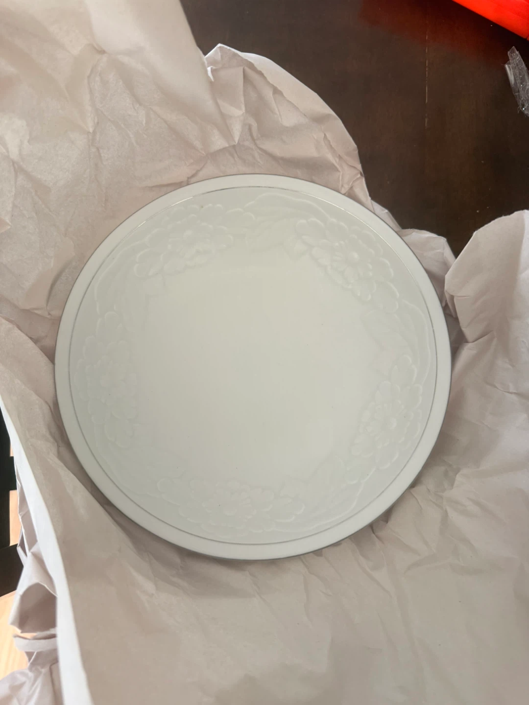White Embossed Floral Dinner Plates - Set of 2 - photo 4