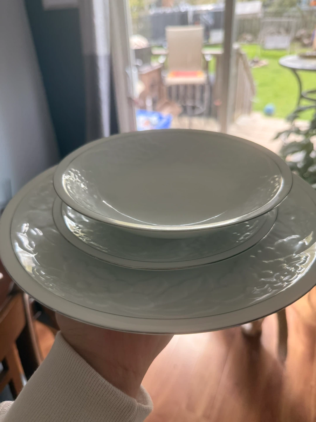 White Embossed Floral Dinner Plates - Set of 2