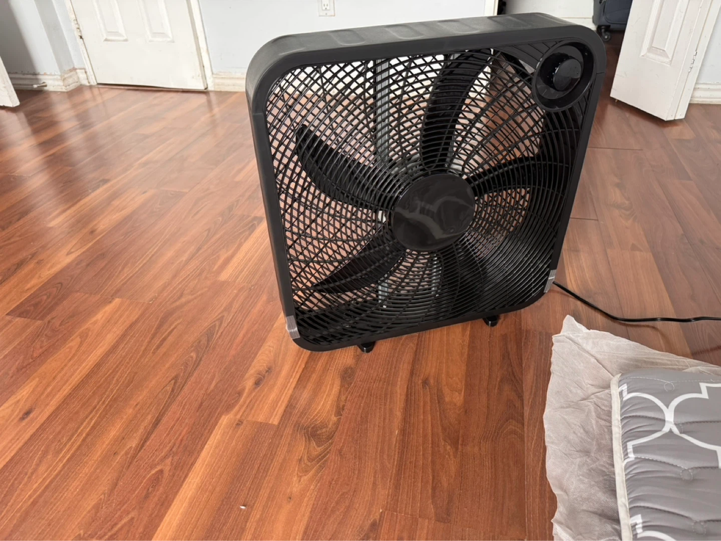 Black Box Fan - photo 2