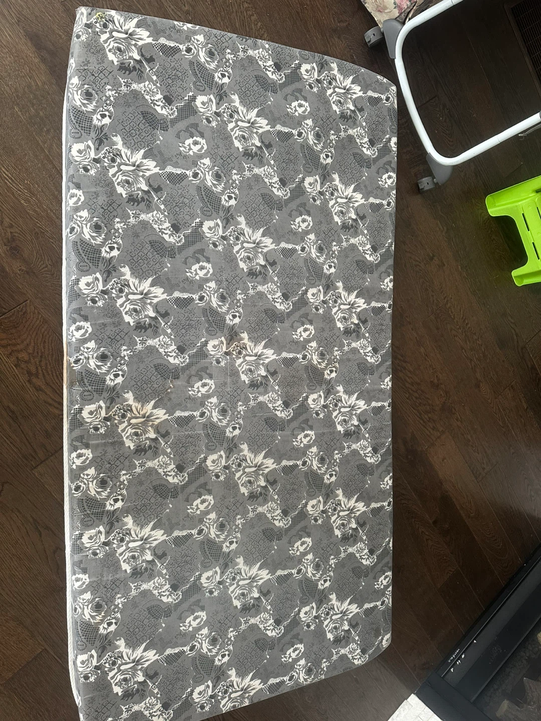 Grey Floral Pattern Mattress - photo 2
