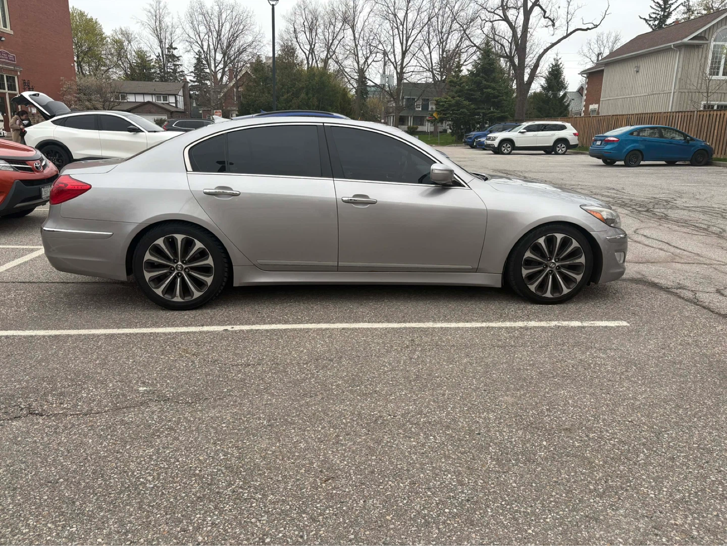 2013 Silver Hyundai Genesis Sedan - photo 5