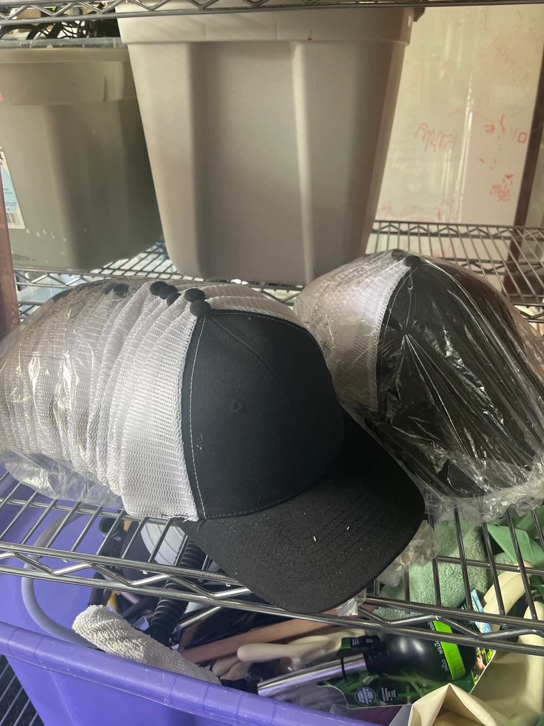 29 x Black and White Mesh Trucker Hats - photo 2