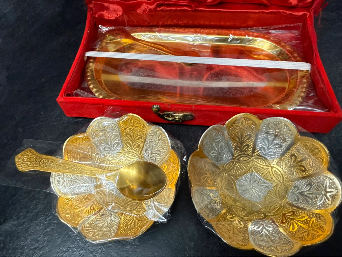 Decorative Gold Bowl & Tray Gift Set with velvet box - photo 3