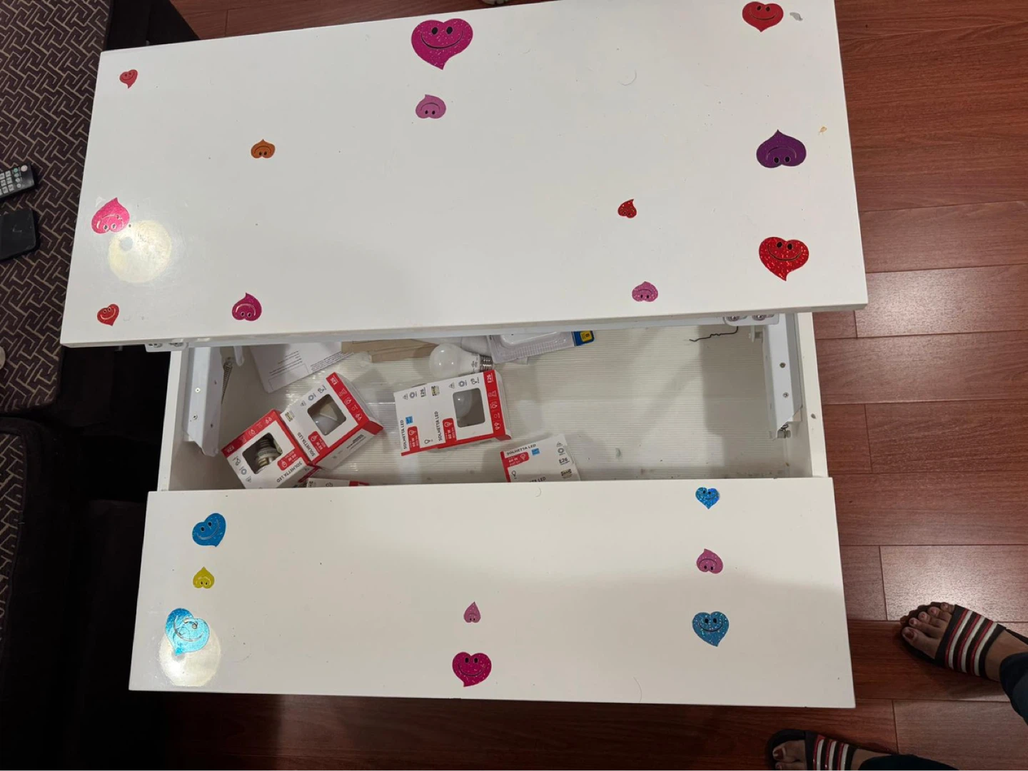 White Lift-Top Coffee Table with Heart Decals - photo 3