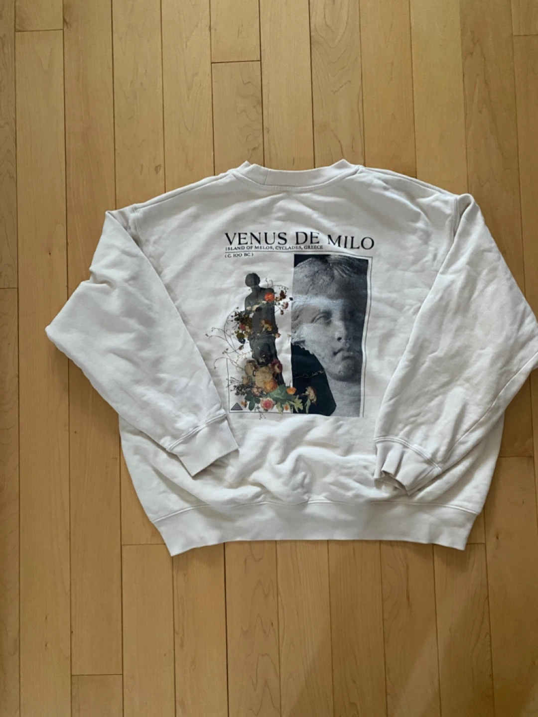 Uniqlo UT Venus de Milo Crewneck Sweatshirt XL