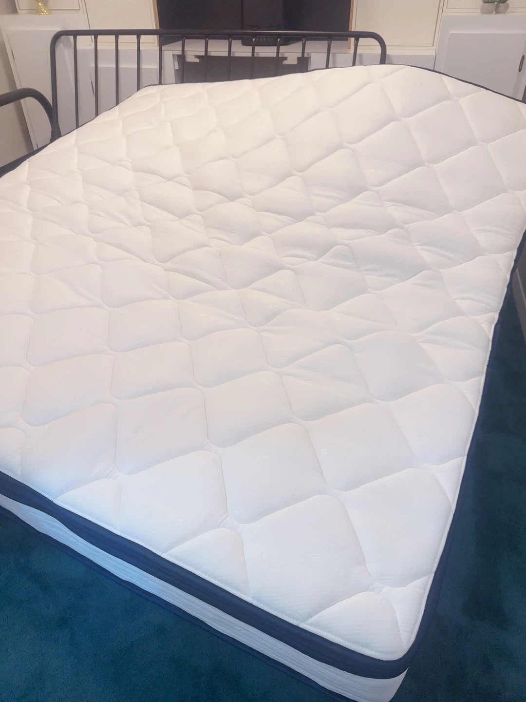 Avenco white King Size Mattress