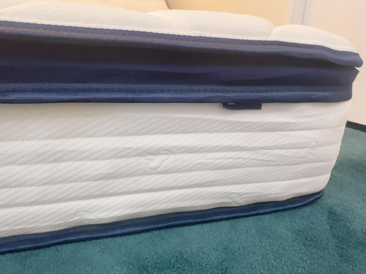 Avenco white King Size Mattress - photo 2
