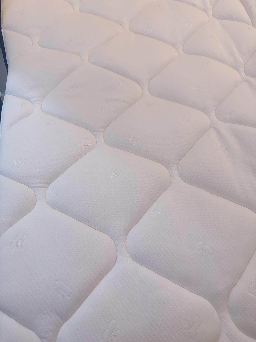 Avenco white King Size Mattress - photo 3