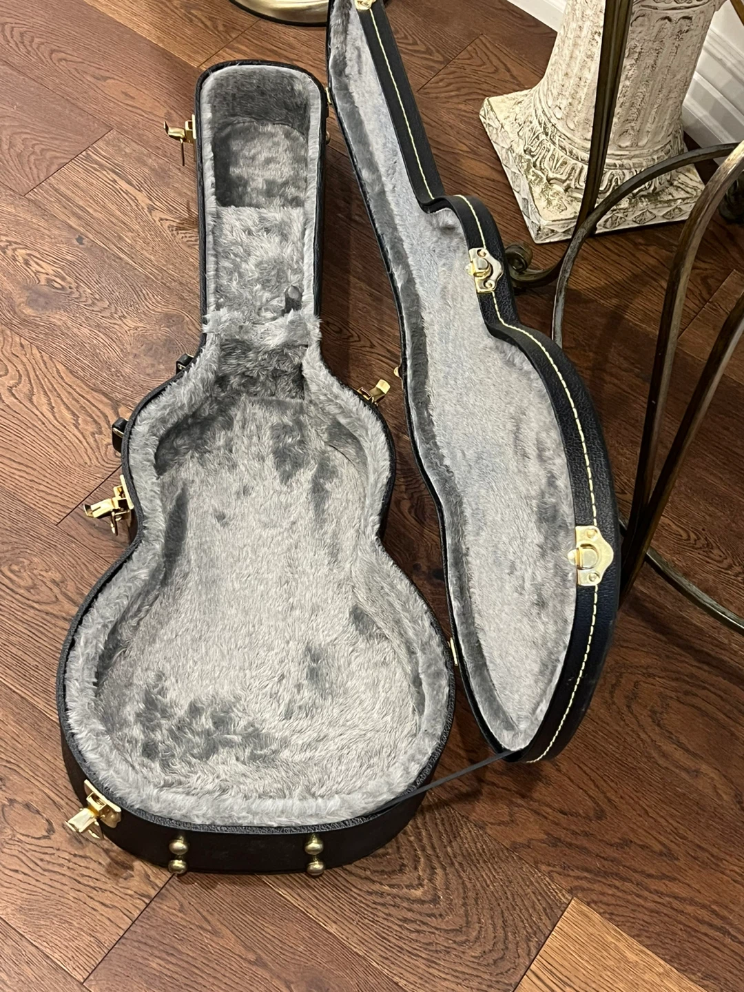 Black Guitar Case - photo 2