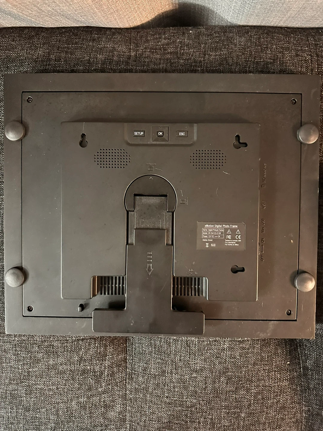 MediaStreet eMotion Digital Photo Frame with Remote - photo 2
