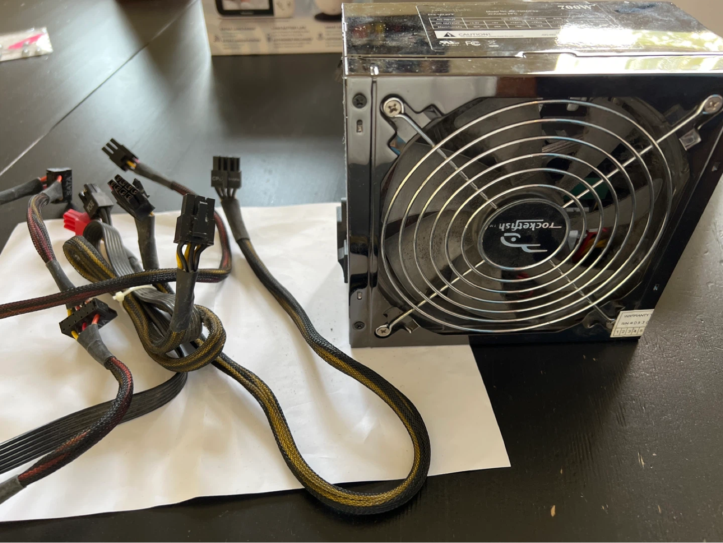 Rocketfish 700W Power Supply RF-700WPS2 - photo 3