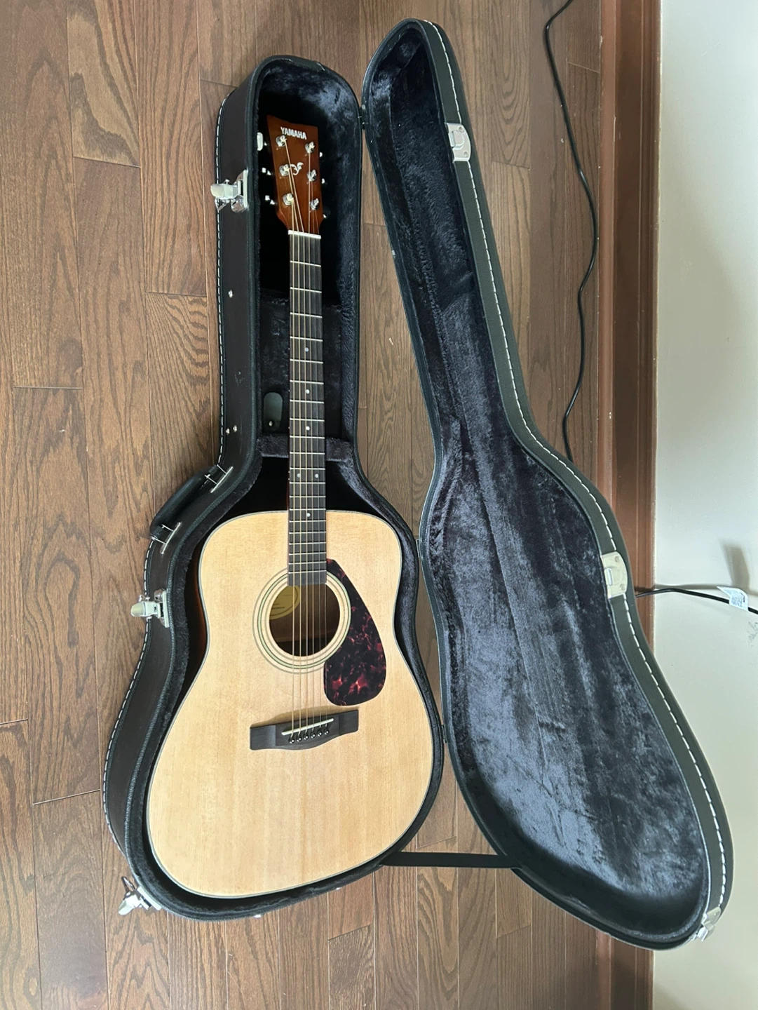 Yamaha F600 Acoustic Guitar - photo 5