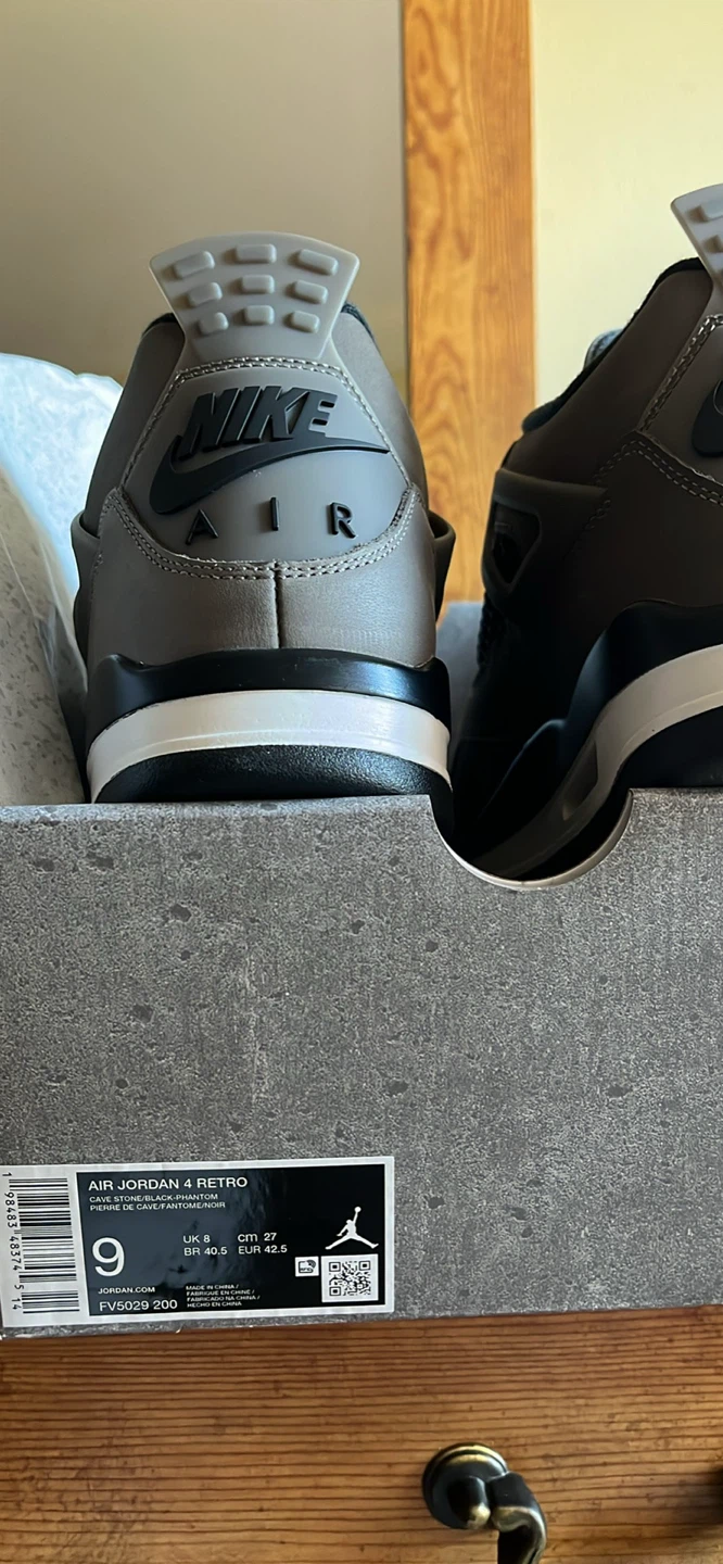Nike Air Jordan 4 Retro - photo 3