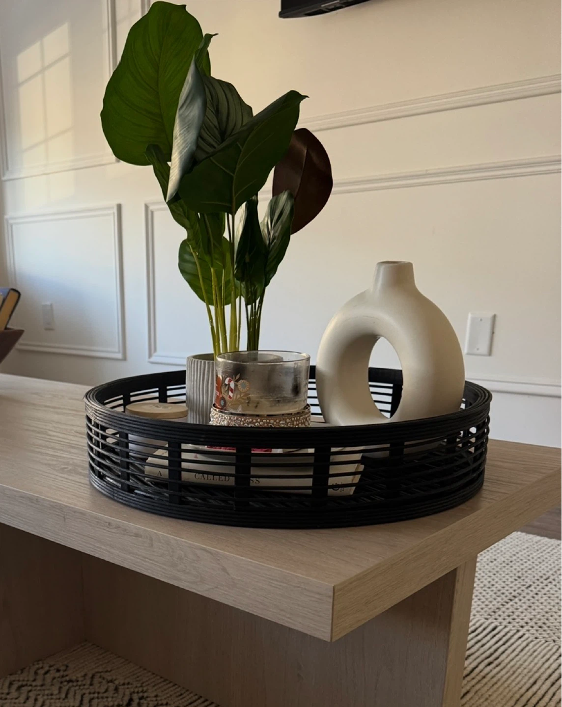 Black Woven Round Tray - photo 3