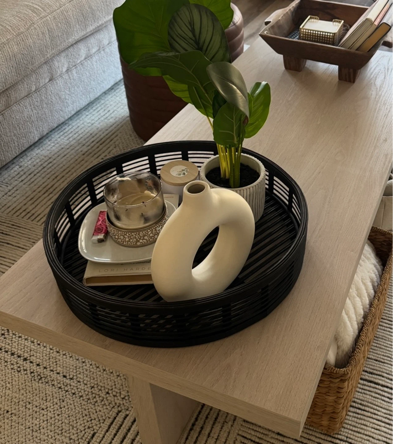 Black Woven Round Tray - photo 4