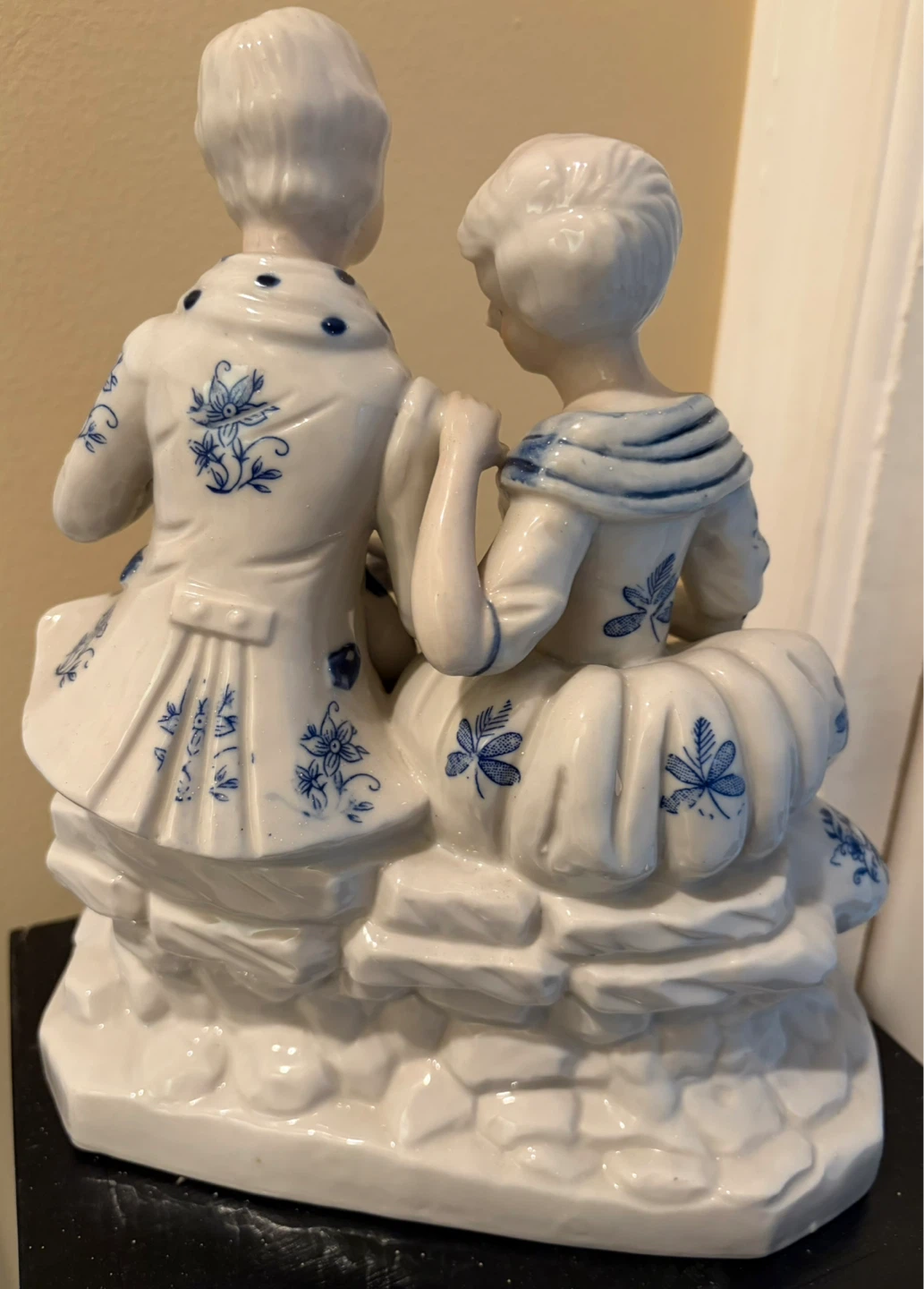Vintage Porcelain Figurine Couple Playing Music - photo 5