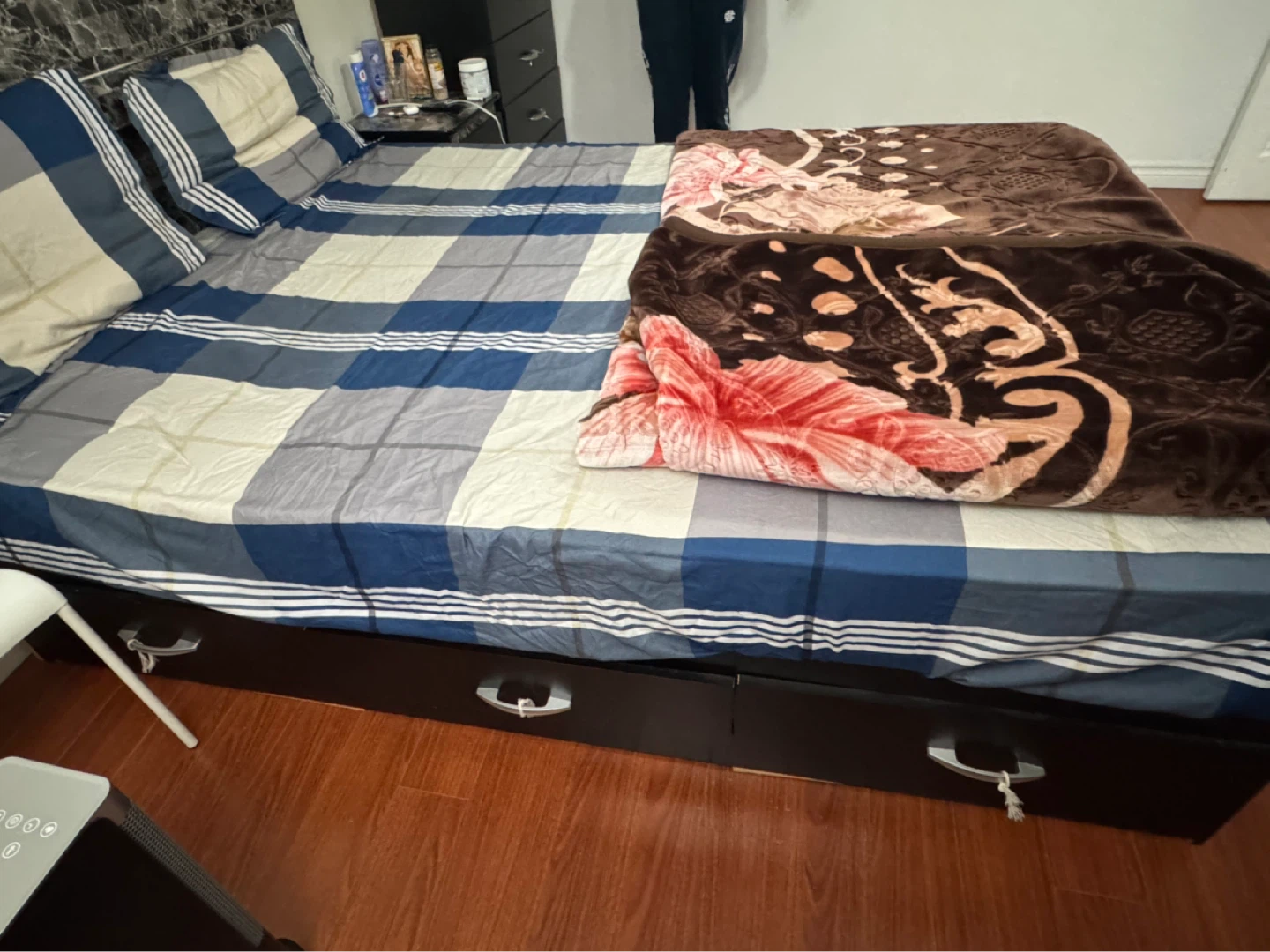 Queen Bed Frame with Drawers, night stand and mattress - photo 2