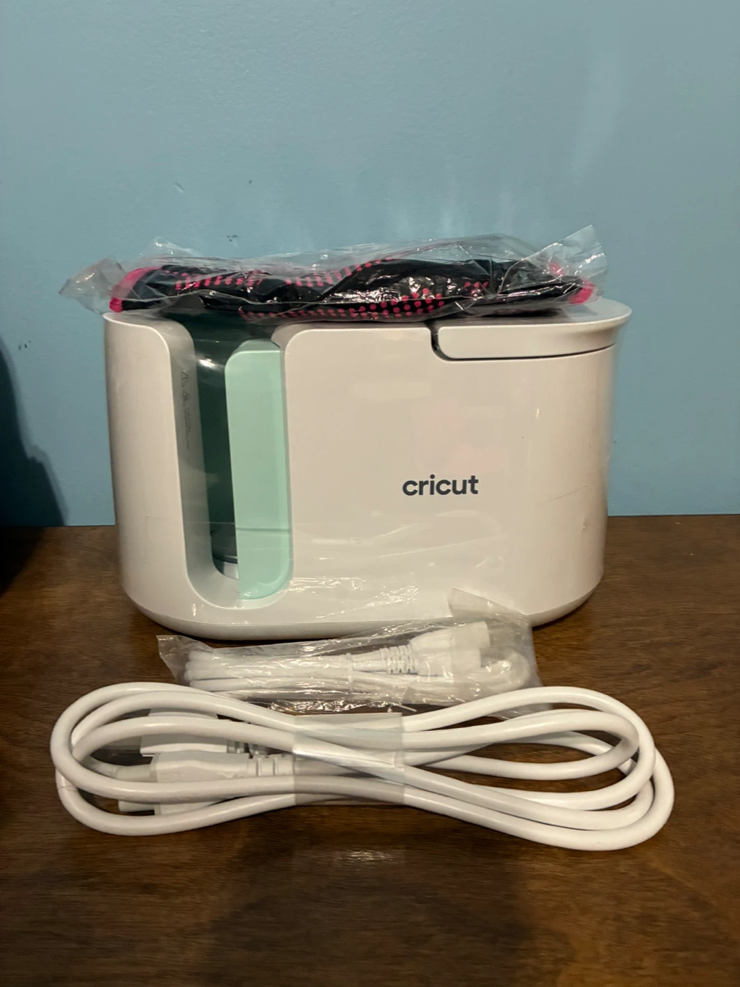 Cricut mug press and gloves