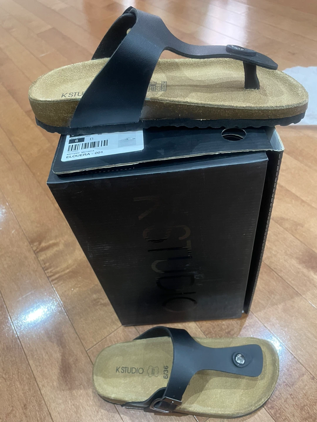 K STUDIO Black Thong Sandals Size 6 - photo 3