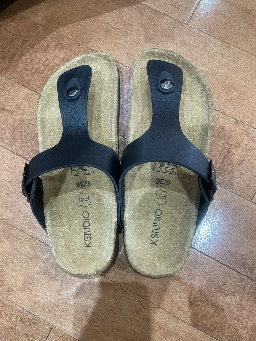 K STUDIO Black Thong Sandals Size 6