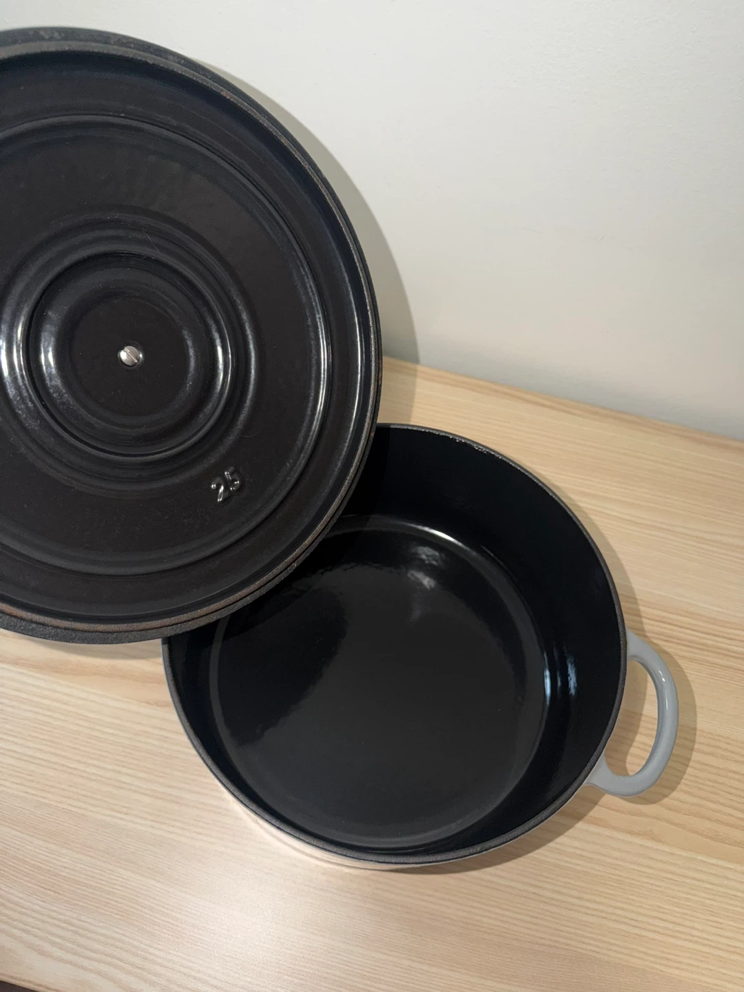 Chantal Enameled Cast Iron Dutch Oven 5 Qt Gray - photo 2