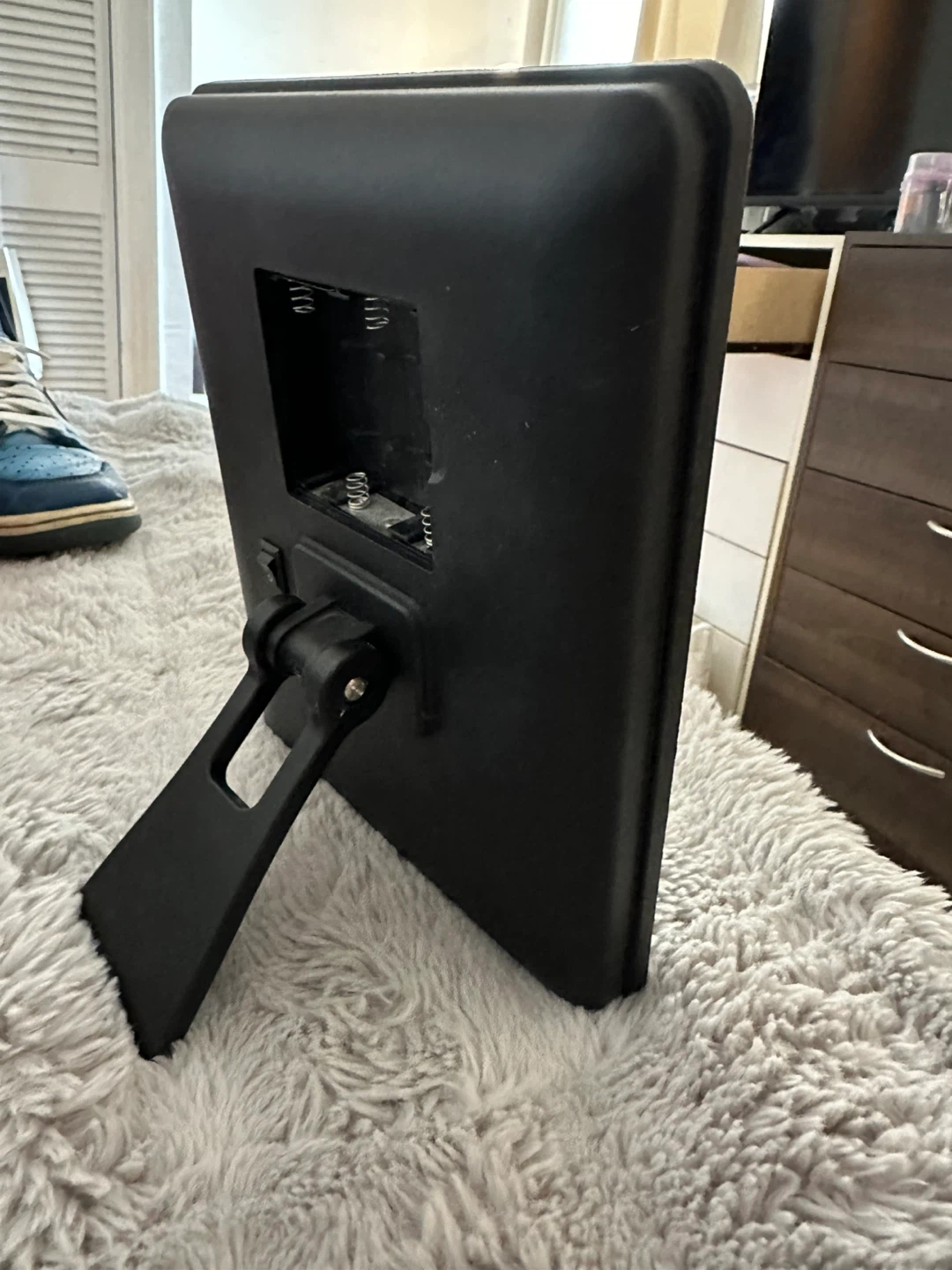 LED Mirror with battery operated lights. - photo 3
