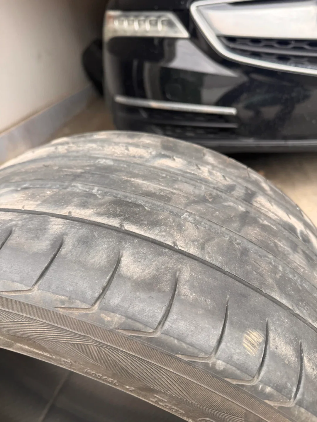 275/35ZR18 Tire - photo 2