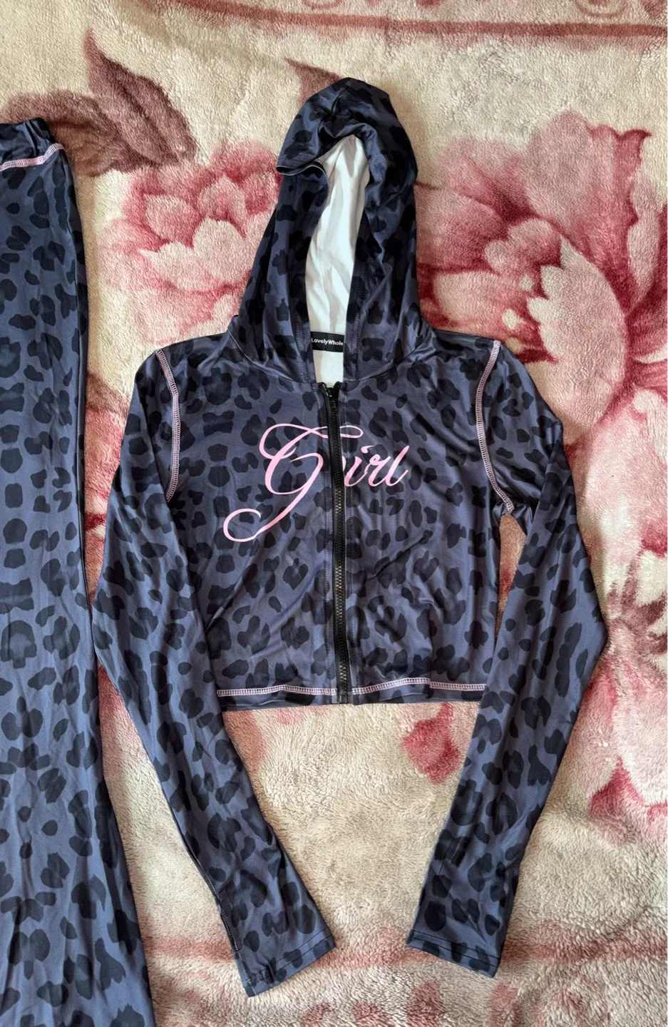 LovelyWholesale Leopard Print Hoodie & Bell Bottom Set - photo 2