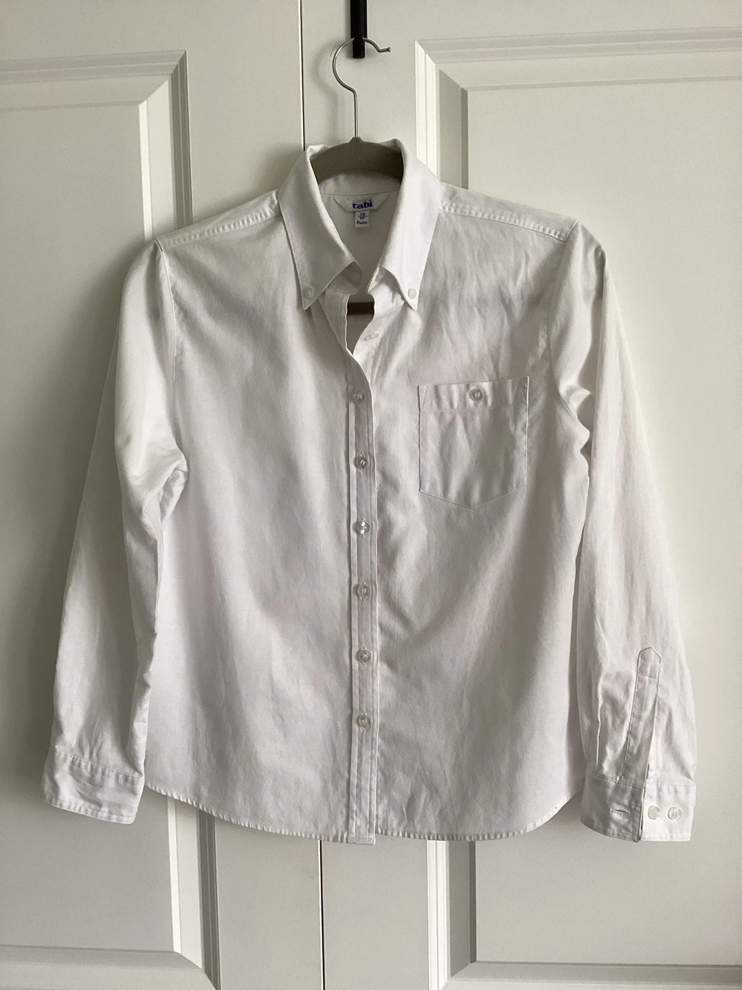 TABI PETITE WHITE OXFORD SHIRT