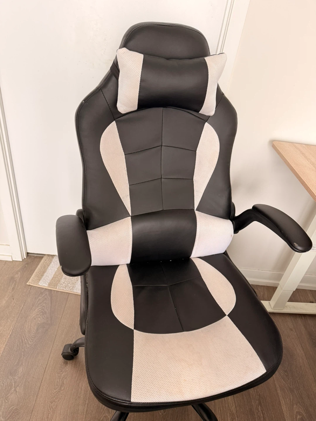 Black and White Gaming Chair