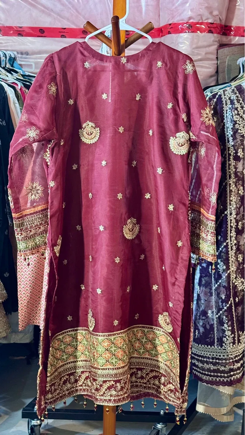 Embroidered Maroon & Gold Kurti with Dupatta - photo 3