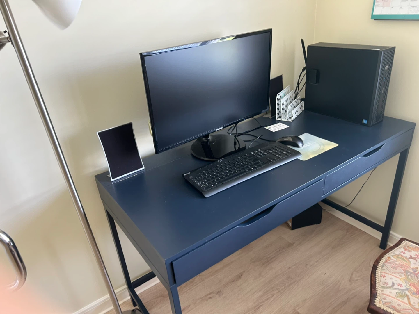 Computer desk