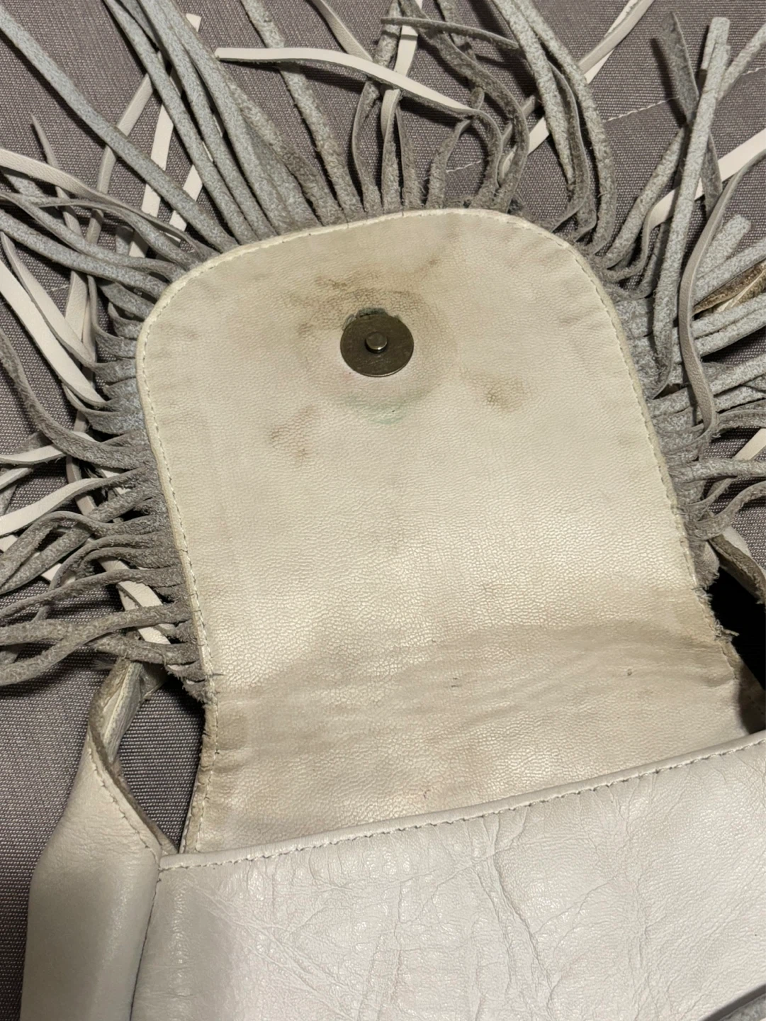 White Leather Fringe Crossbody Bag with Skull - photo 5