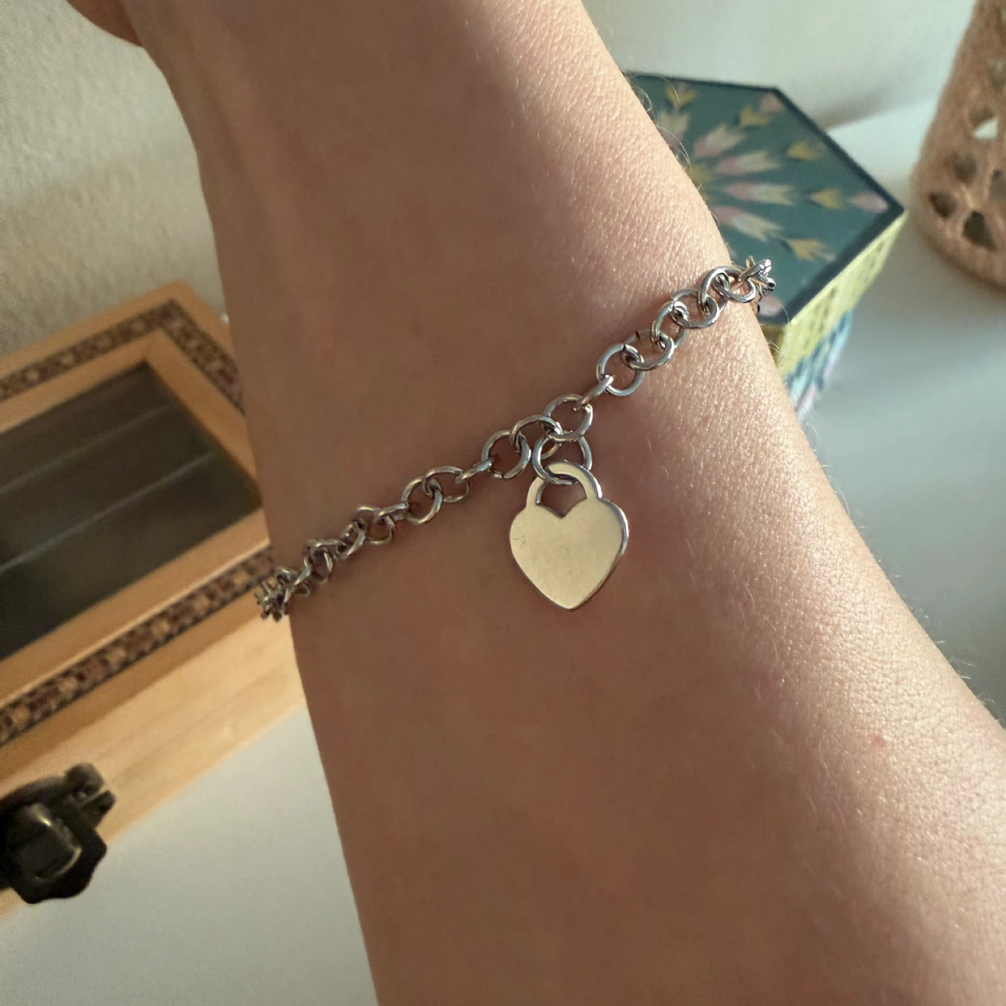 Silver-Tone Heart Charm Toggle Bracelet - photo 4