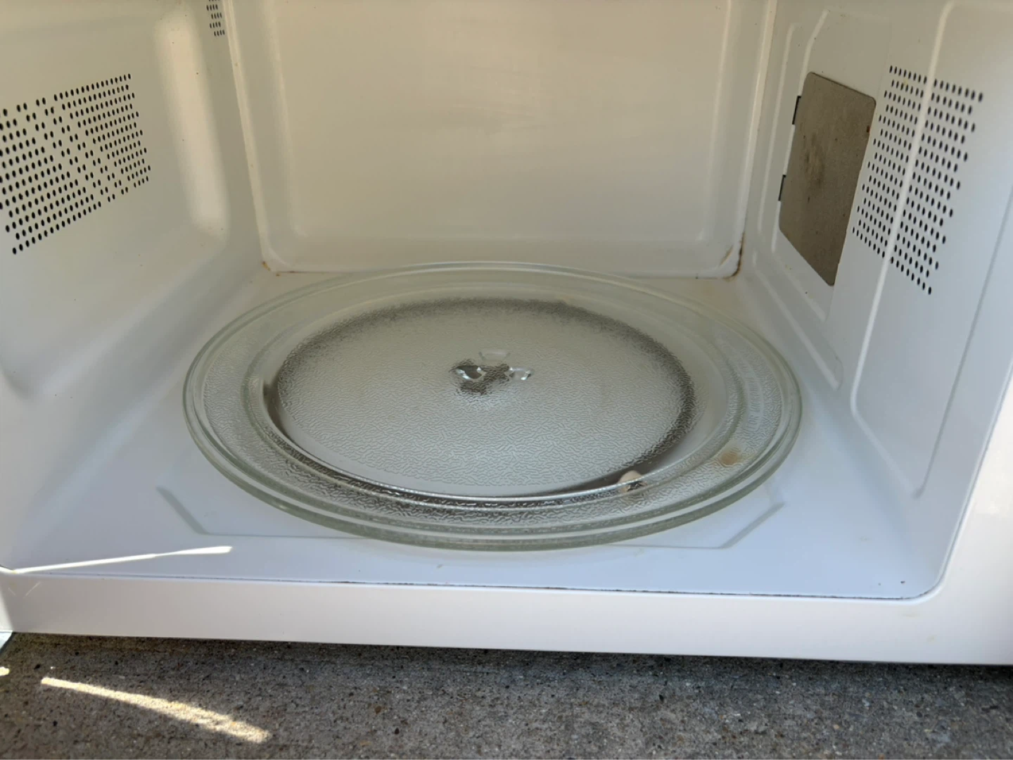 Oster Microwave - photo 2