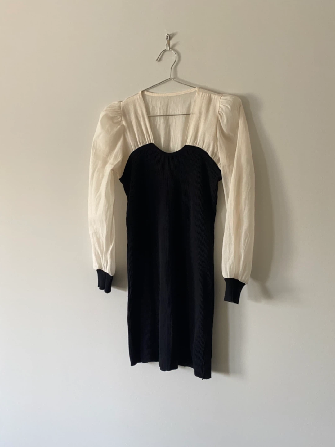 Black and Cream Puff Sleeve Mini Dress