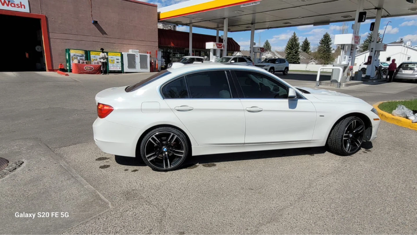 White BMW 328i Sedan - photo 4