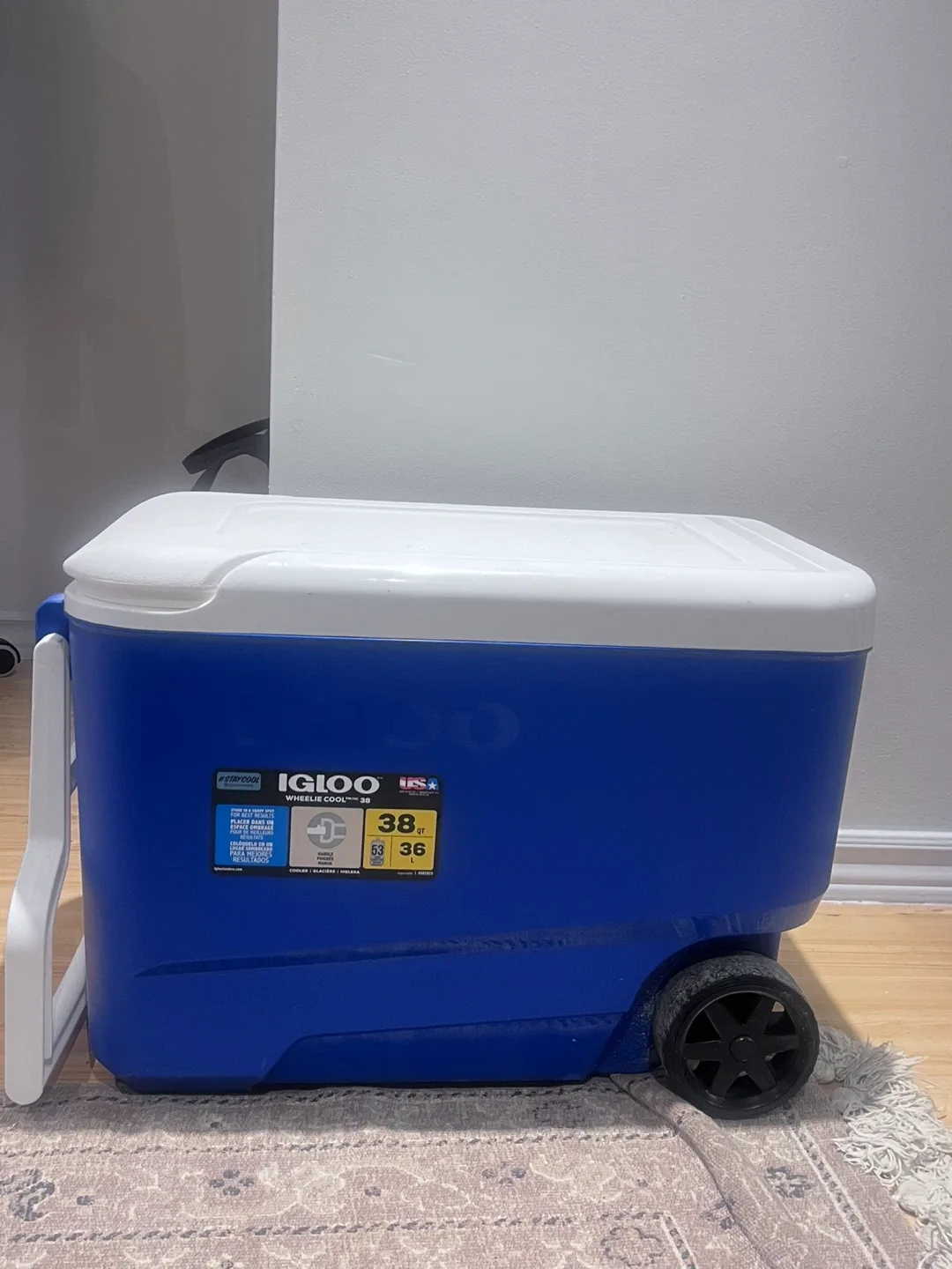 Igloo Wheels Cool 38 Cooler