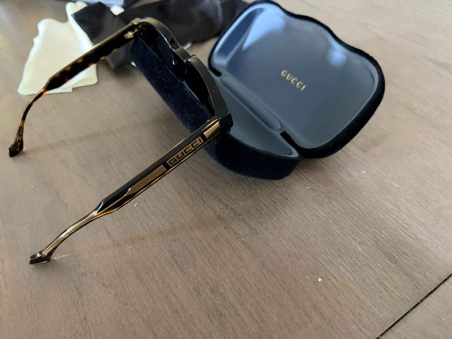 Gucci Tortoiseshell Sunglasses - photo 4