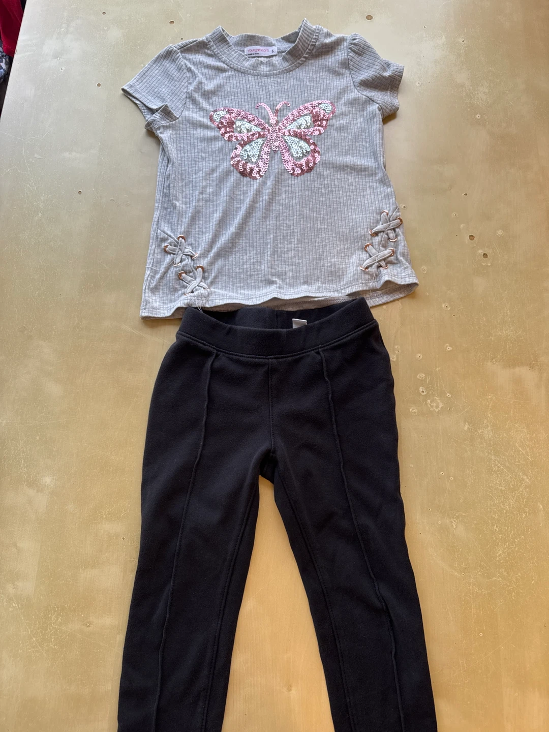 Kids T-Shirt & Black Pants Size 6/5