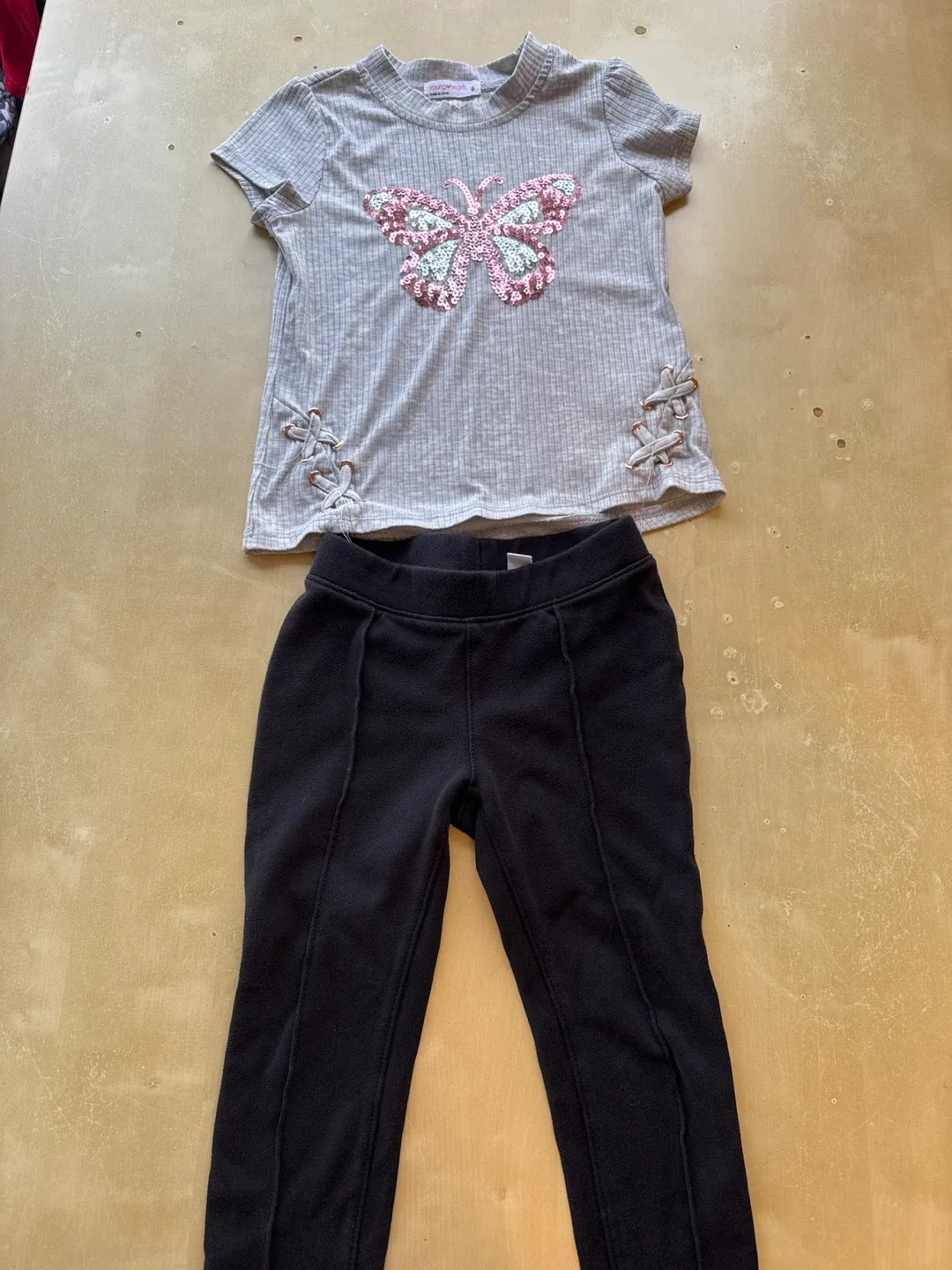 Kids T-Shirt & Black Pants Size 6/5