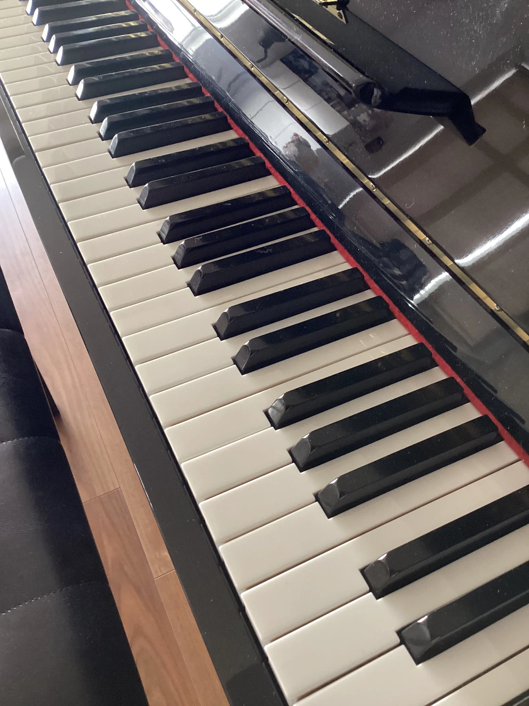 Yamaha Upright Piano with Bench - photo 5